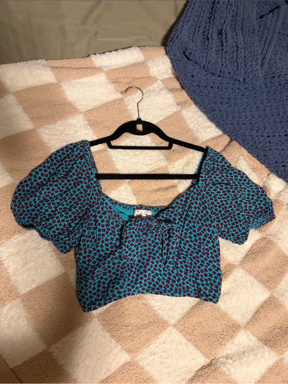 Band of Gypsies Teal Blue Floral Puff-Sleeve Crop Top
